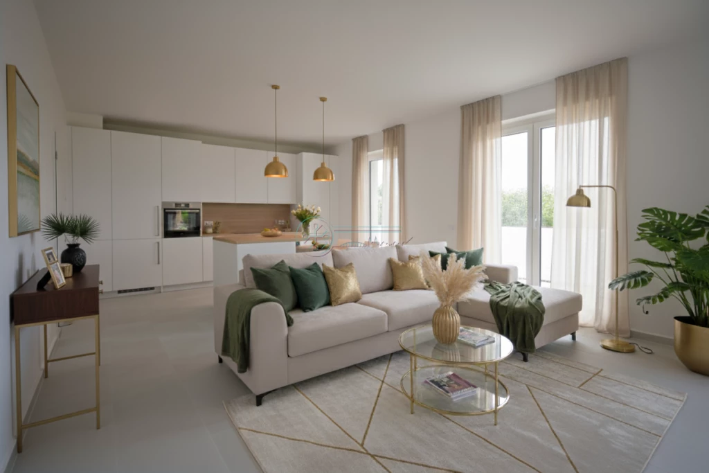 Eladó téglalakás, Szeged