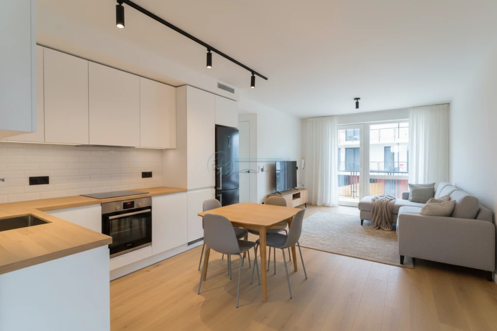 Belső kétszintes, újépítésű lakás Szegeden – 3 hálószoba és nagy erkély!

Modern, letisztult stílus és átgondolt elrendezés...