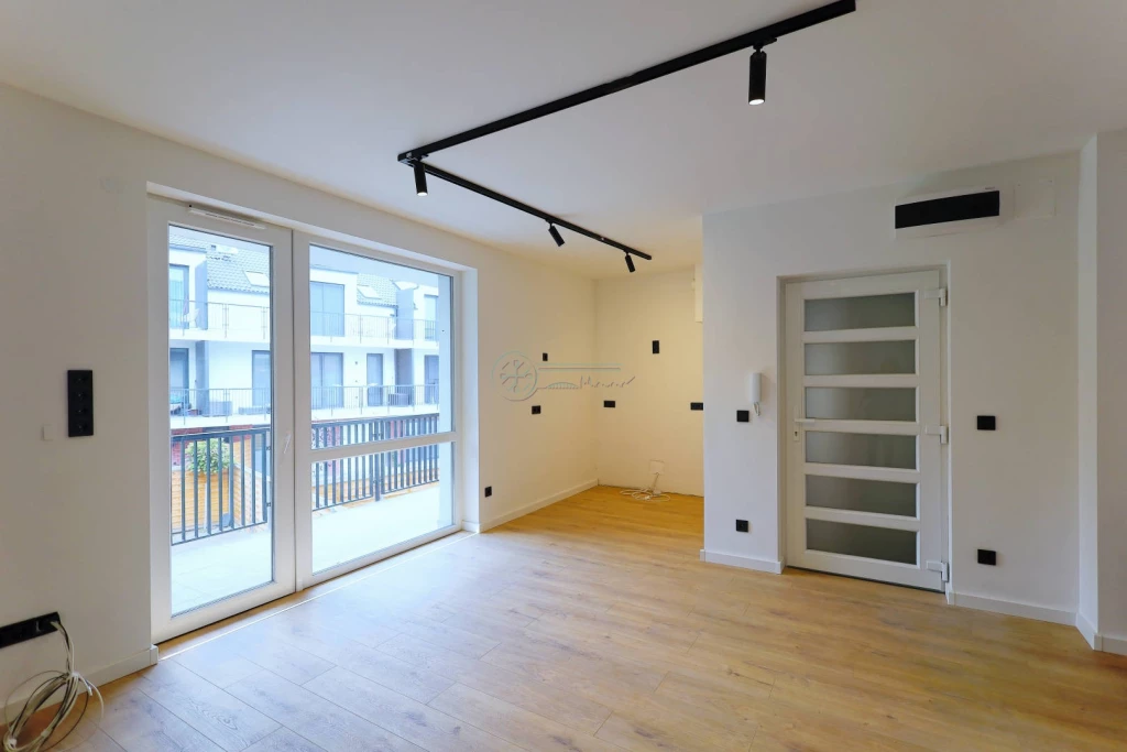 Kétszintes, azonnal költözhető újépítésű lakás Szegeden – modern terek, letisztult stílus

Ez a belső kétszintes lakás...