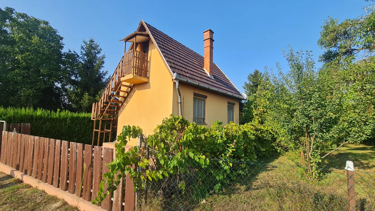 For sale weekend house, Kulcs, Tavasz utca 23