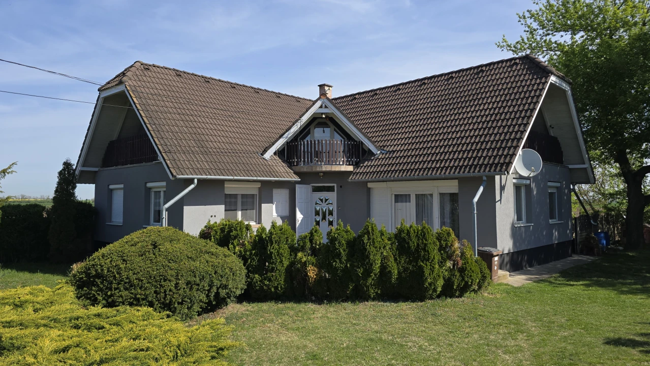 Eladó családi ház, Nagykarácsony, Sóhordó út