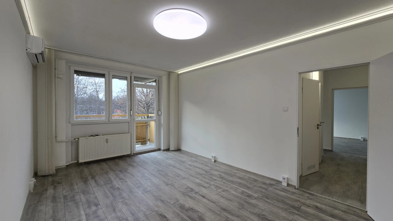 For sale panel flat, Dunaújváros, Tavasz utca 3