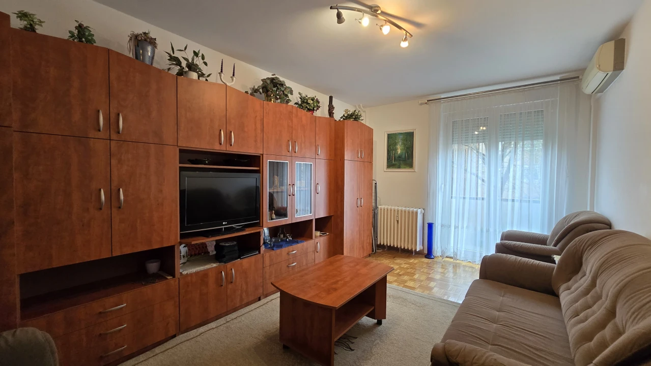 Eladó panellakás, Dunaújváros, Dózsa György út