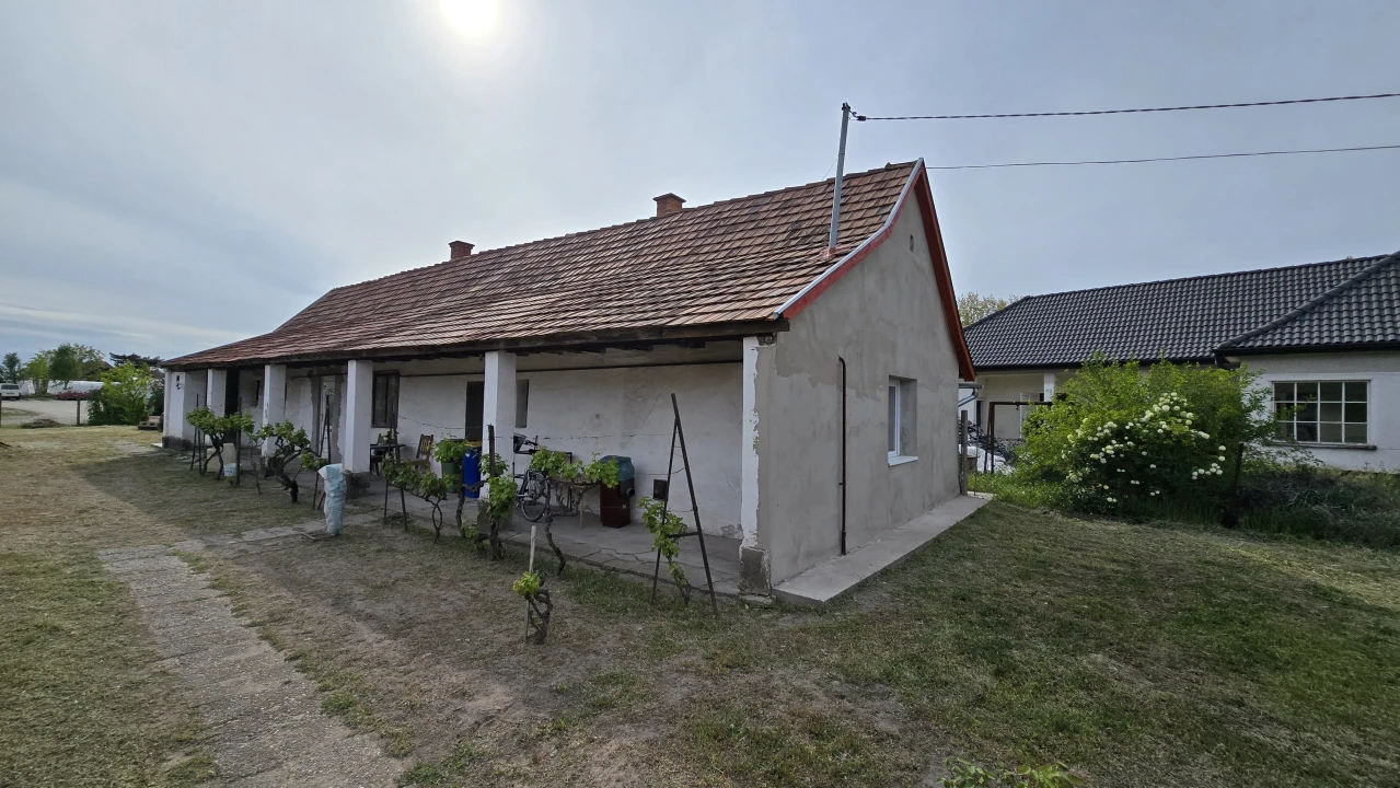 Eladó családi ház, Dunavecse, Alkotmány utca 19