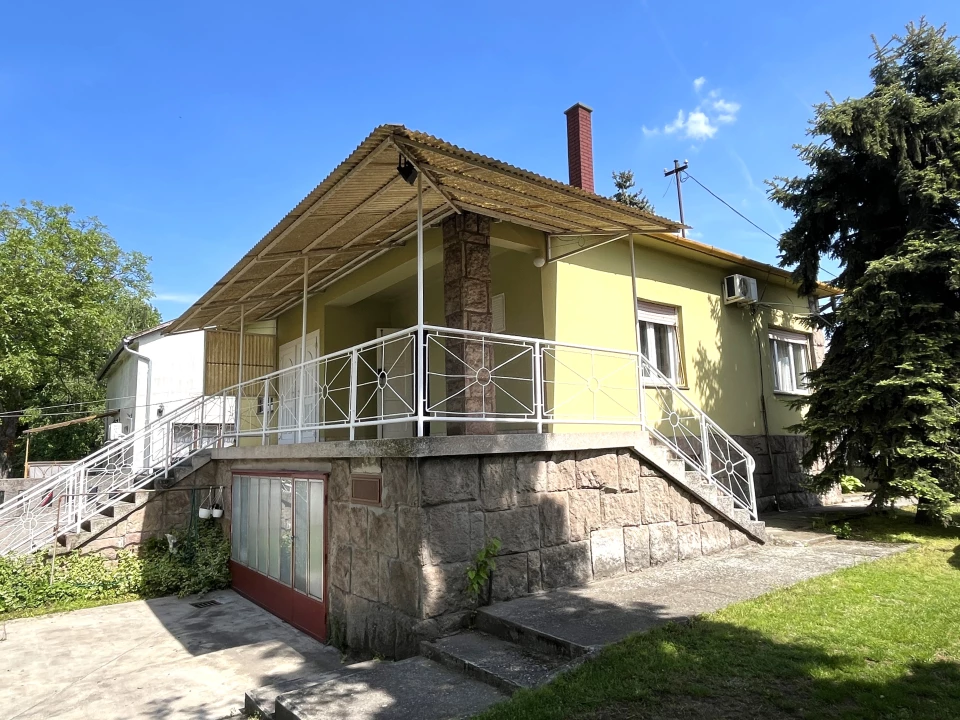 Eladó családi ház, Dunavecse