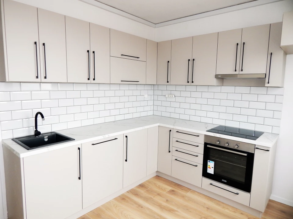 Eladó panellakás, Debrecen