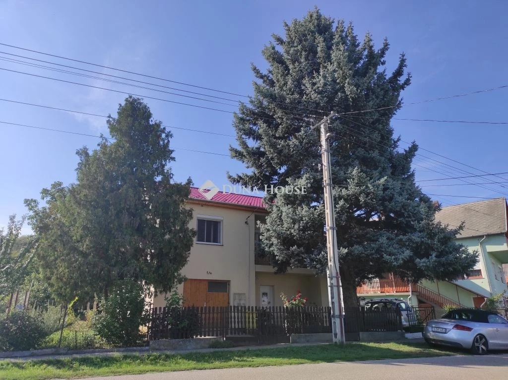 Eladó teljesen felújított családi ház Fonyódon