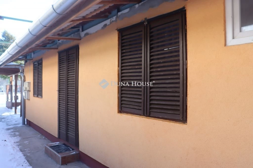 Eladó ikernyaraló, két külön épülettel Balatonkeresztúron