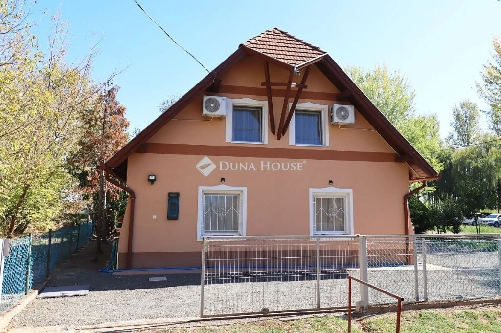 Eladó egy kitűnő ház a Buzsák-Csisztai fürdőtől 100 méterre