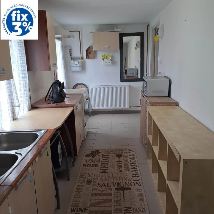 For sale part of a house property, Monor