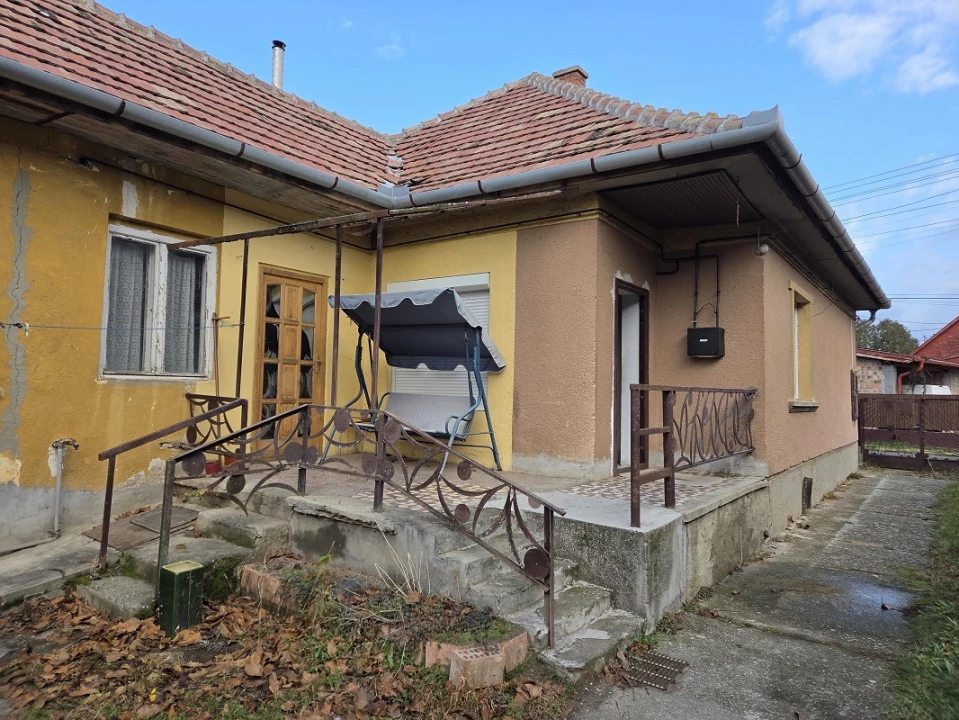 Eladó családi ház, Péteri