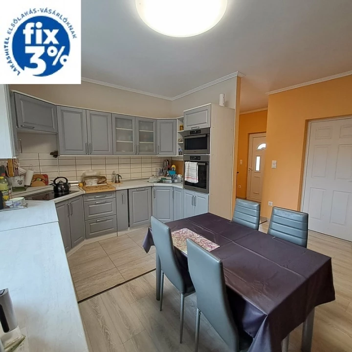 For sale terraced house, Monor