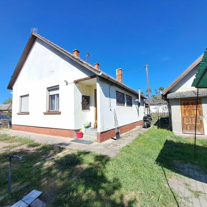 Eladó családi ház, Monor