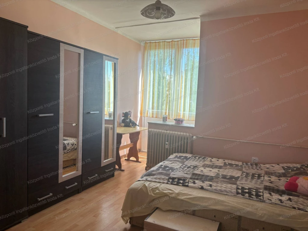 Kétteraszos, 57 m²-es lakás eladó Tatabánya-Dózsakert szívében!