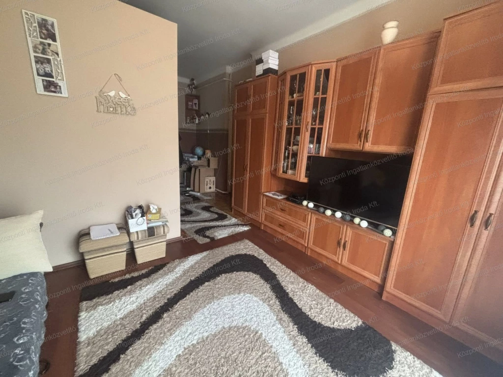Tatabányán, Újvárosban 43 m2-es lakás eladó