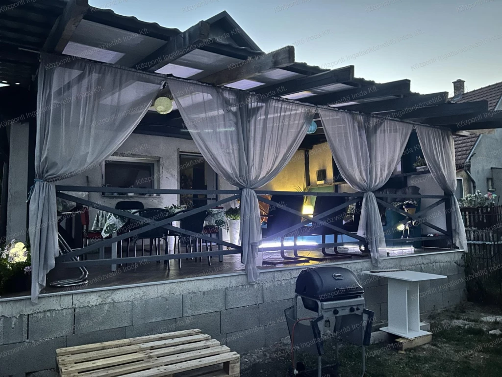 For sale house, Felcsút