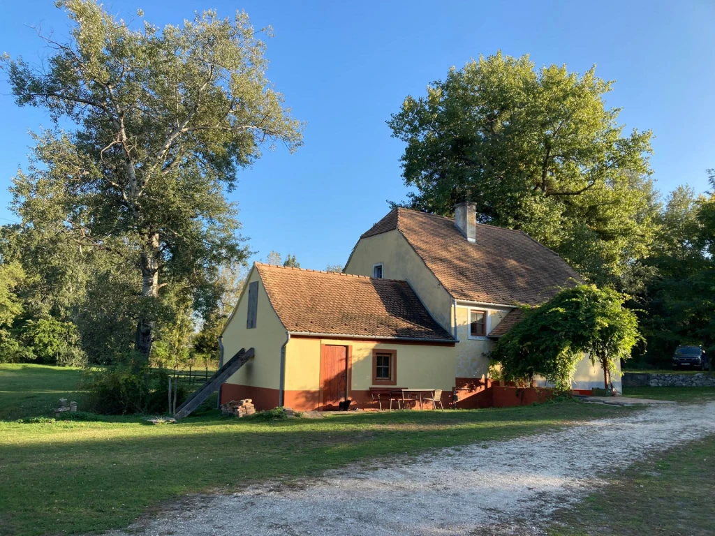 Tatabányán Lovarda eladó