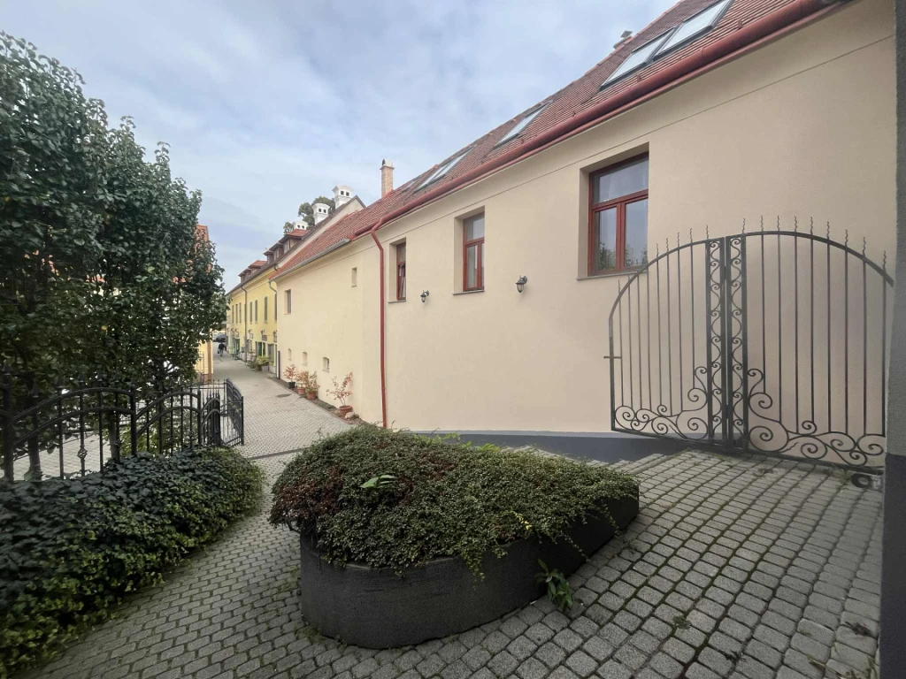 c3-1-name c2-19-name, Tata