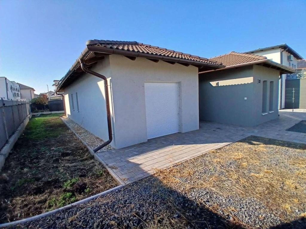 Siófokon, új építésű, földszintes, családi ház eladó