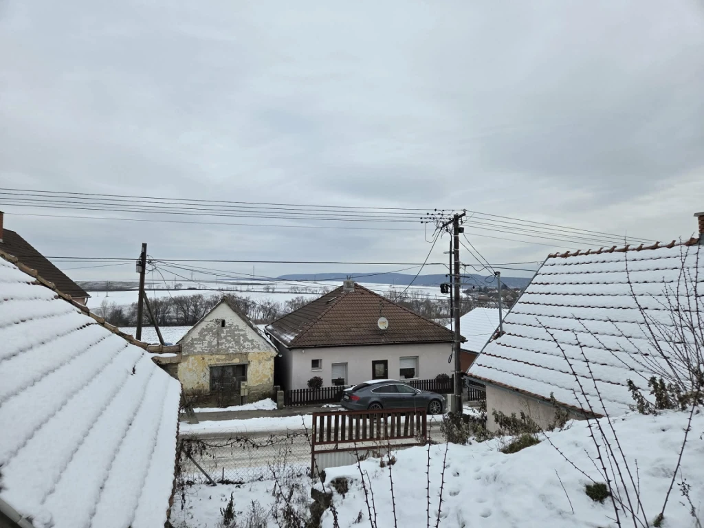 Környén belterületi pince eladó