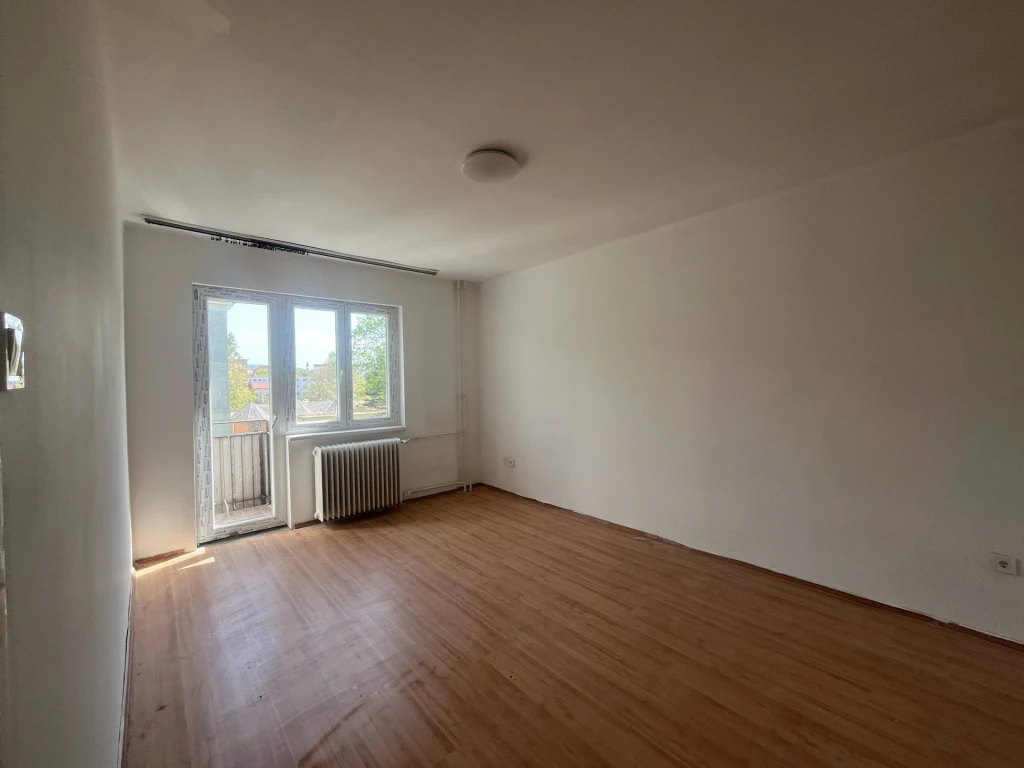 c3-1-name c2-19-name, Oroszlány