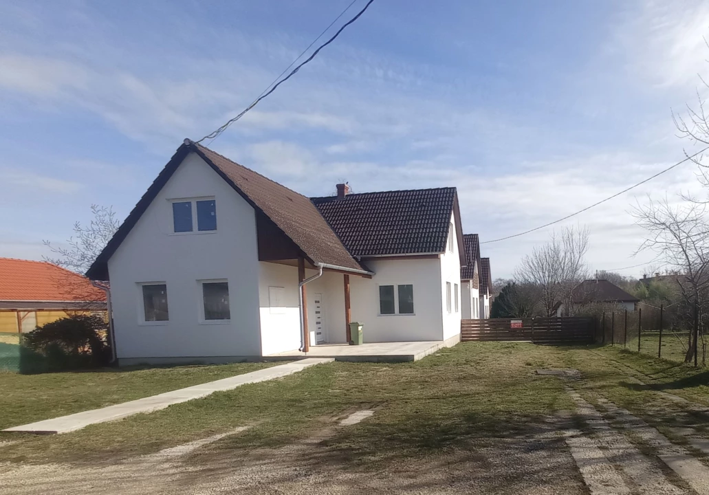 Eladó családi ház, Balatonlelle, Úszó utca 117