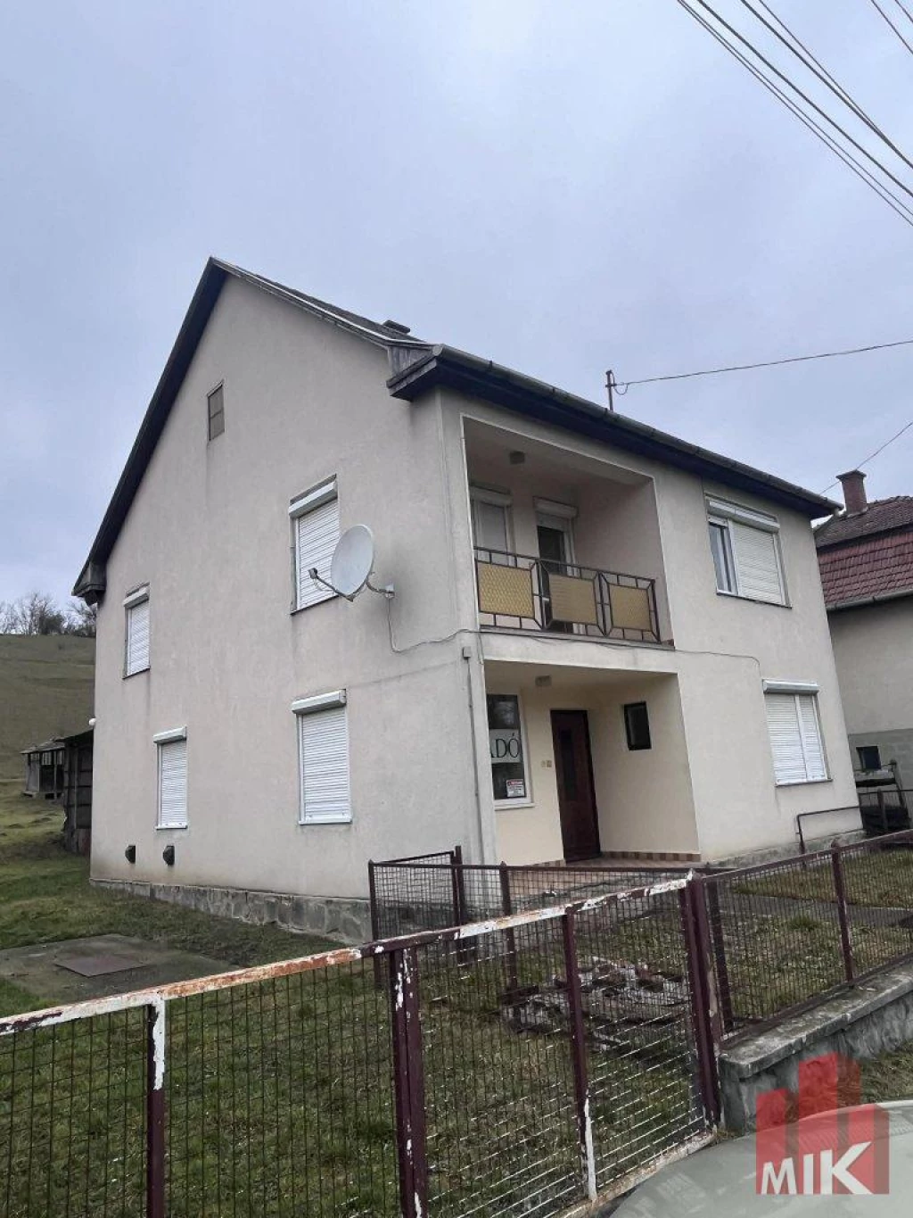 Karancskeszi -kétszintes családi ház eladó!