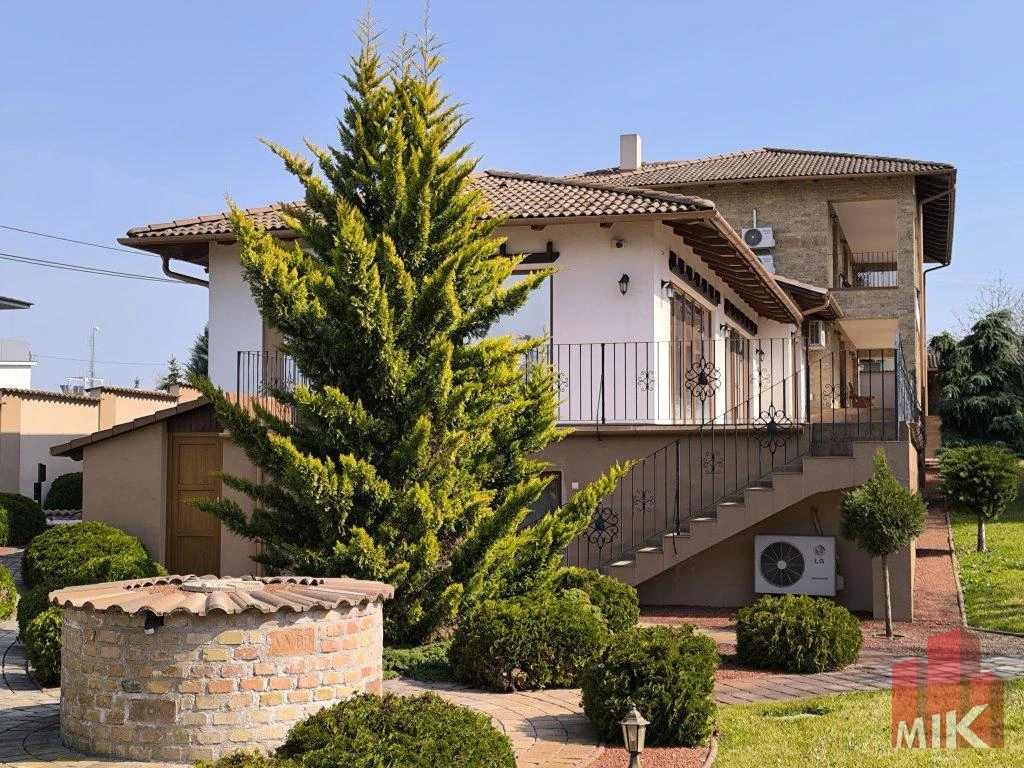 c3-1-name c2-4-name, Győr, Nagybácsa