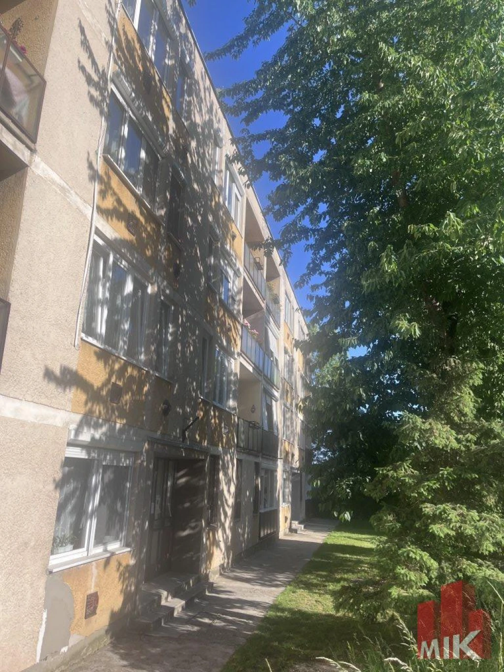 Eladó 2 szobás, erkélyes, felújított lakás Salgótarjánban – Gorkij lakótelep