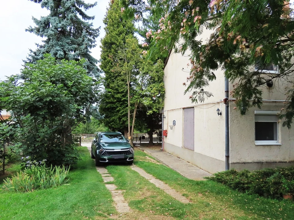 Eladó sorház, Söjtör