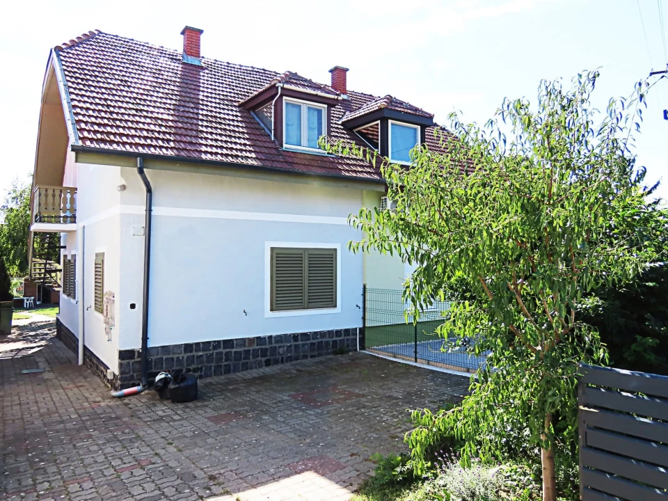 For sale semi-detached house, Vonyarcvashegy