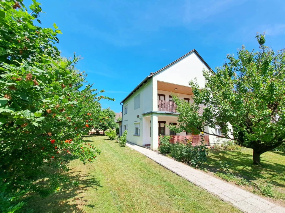 Eladó családi ház, Keszthely