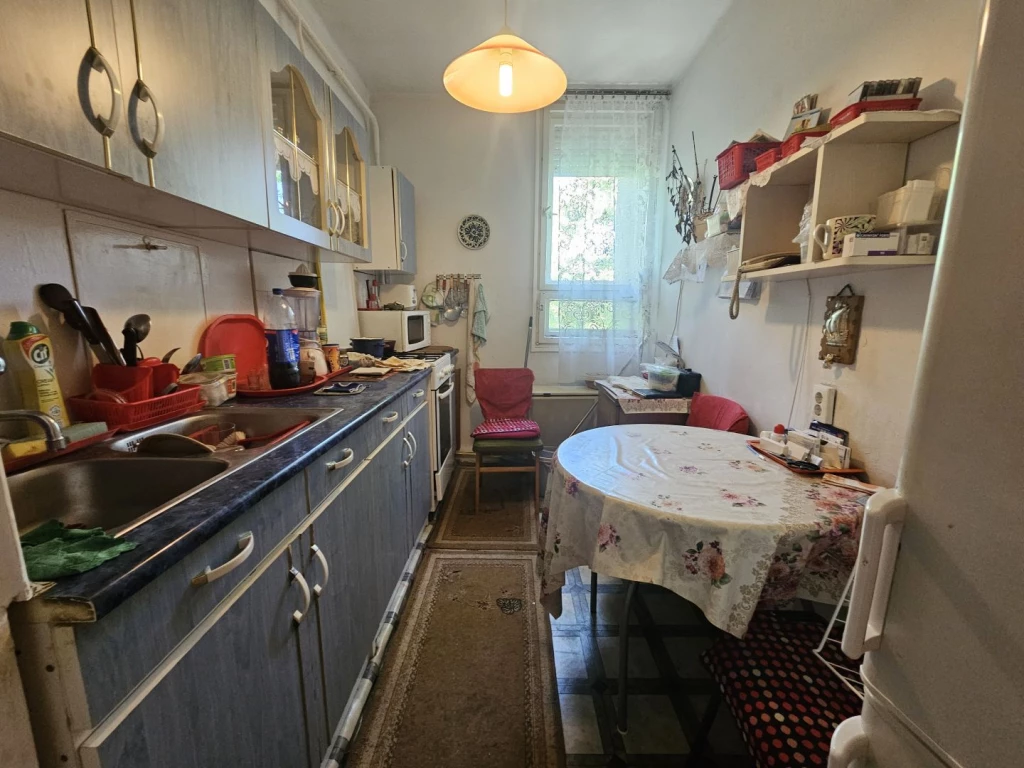 Eladó 54 m2 tégla lakás, Debrecen