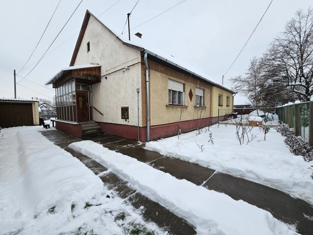 Eladó 80 m2 ikerház, Debrecen