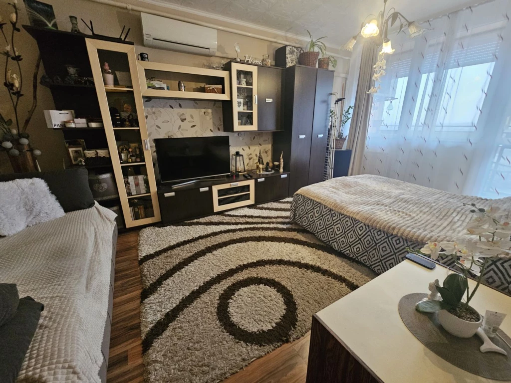 For sale panel flat, Debrecen, Újkert