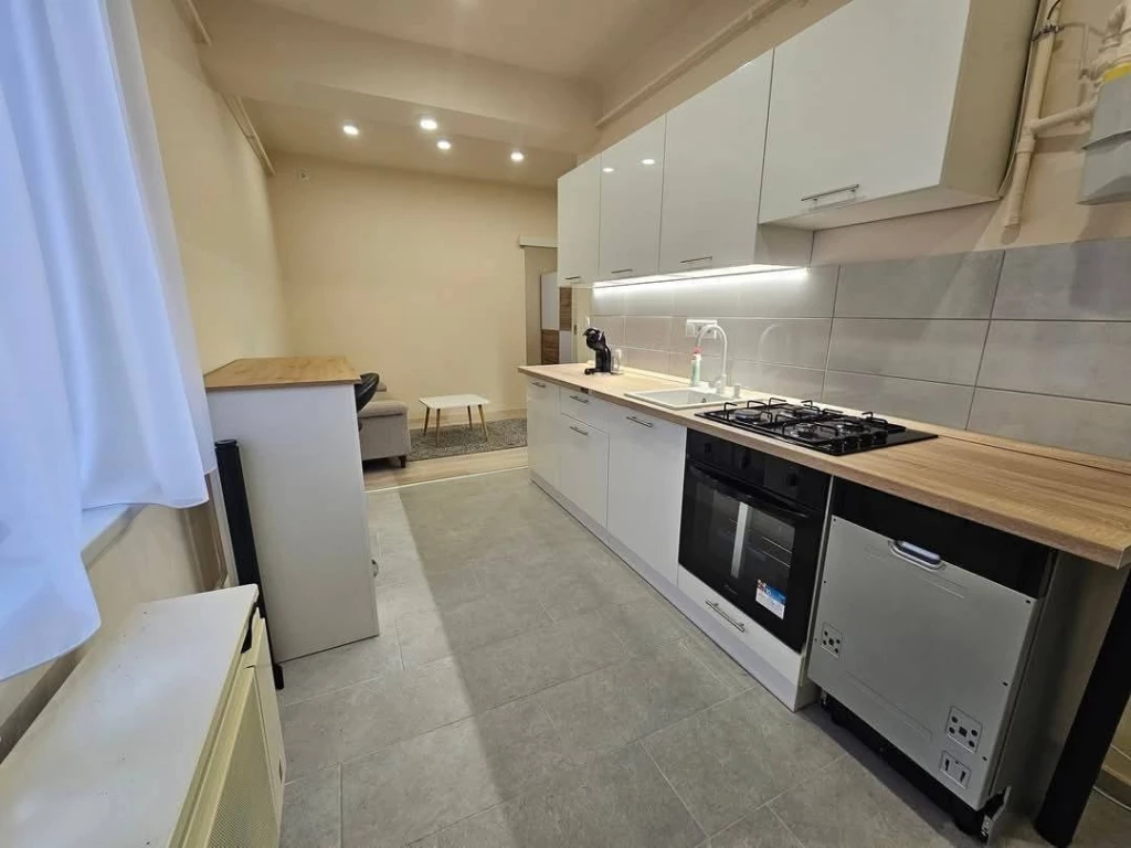 Kiadó 38 m2 tégla lakás, Debrecen