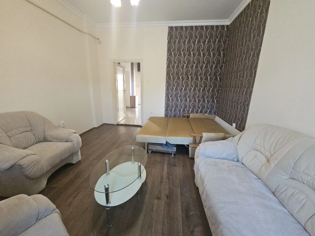 Kiadó 47 m2 tégla lakás, Debrecen