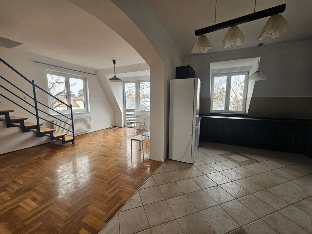 Kiadó 100 m2 tégla lakás, Debrecen