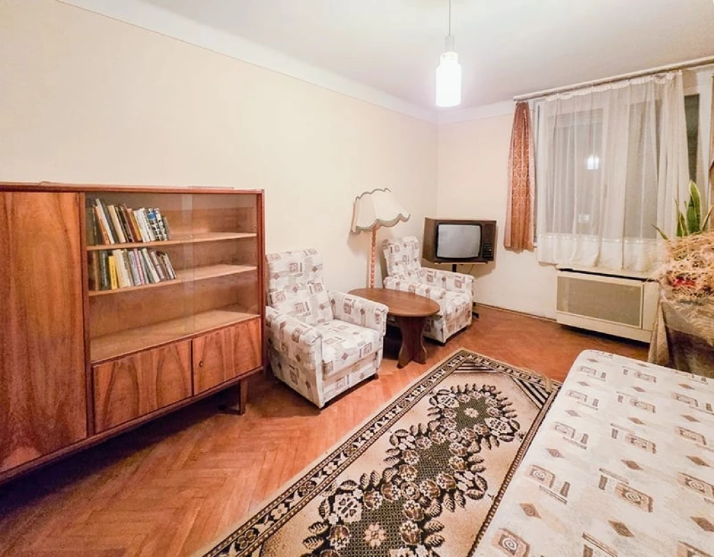 c3-1-name c2-19-name, Debrecen, Nagyerdőalja