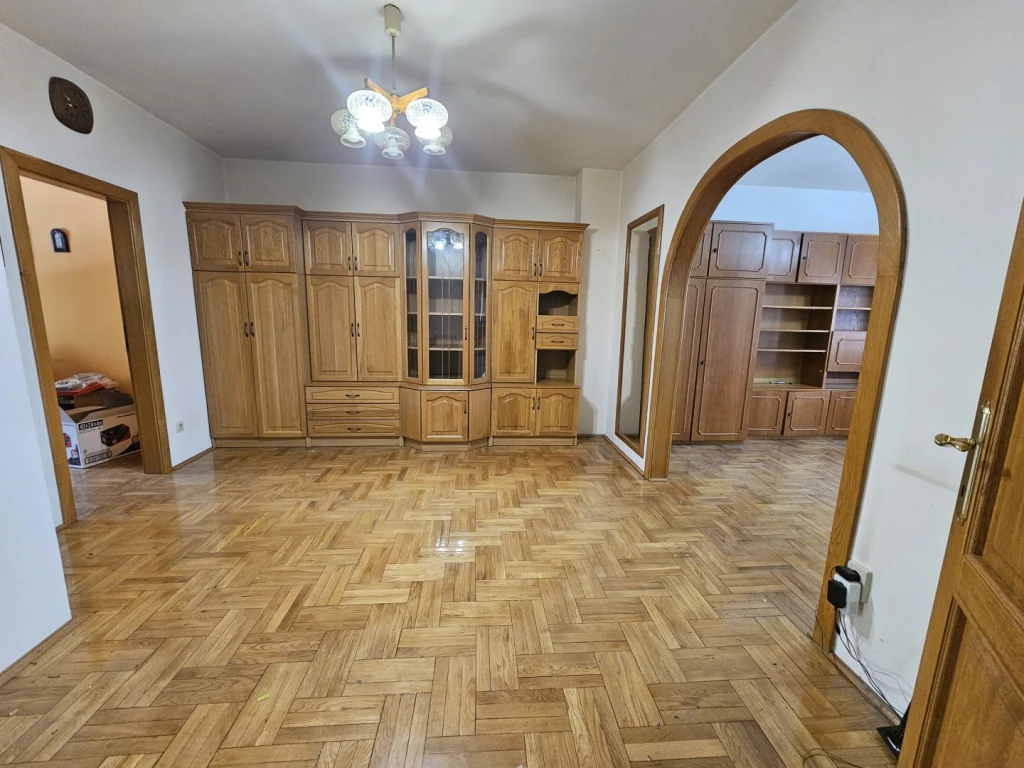 Eladó 74 m2 tégla lakás, Debrecen