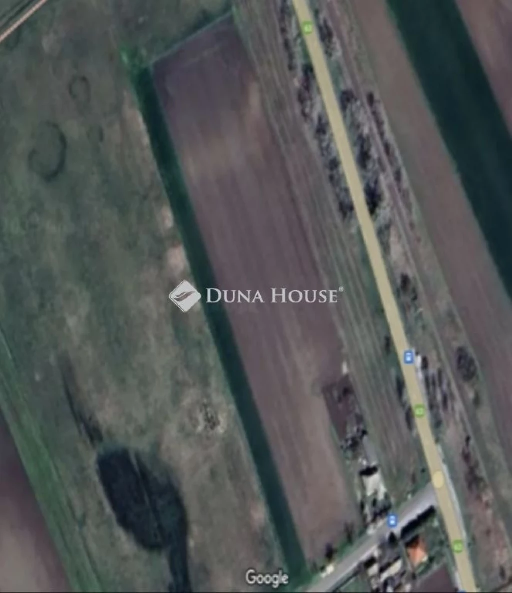 Eladó telek, Sárszentágota