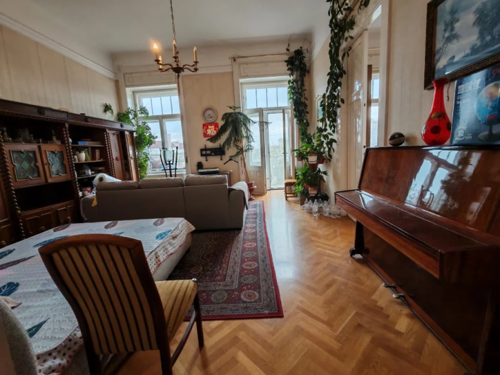 Eladó téglalakás, Budapest VIII. kerület, Népszínház negyed, Négyes metro megálló közelében