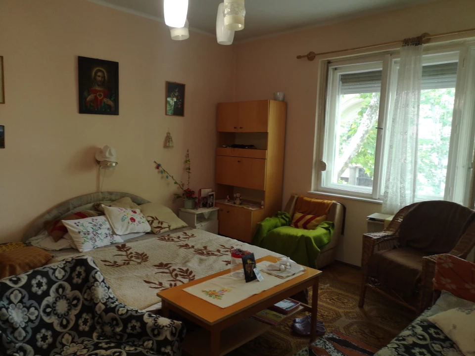 Eladó téglalakás, Gyula