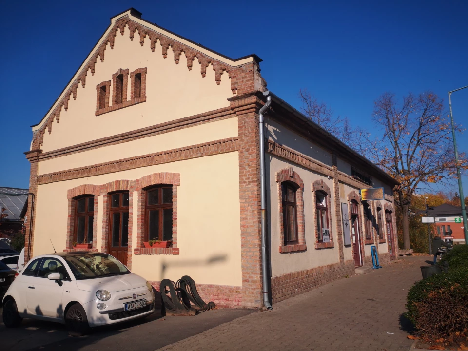 Eladó üzlet, Gyula