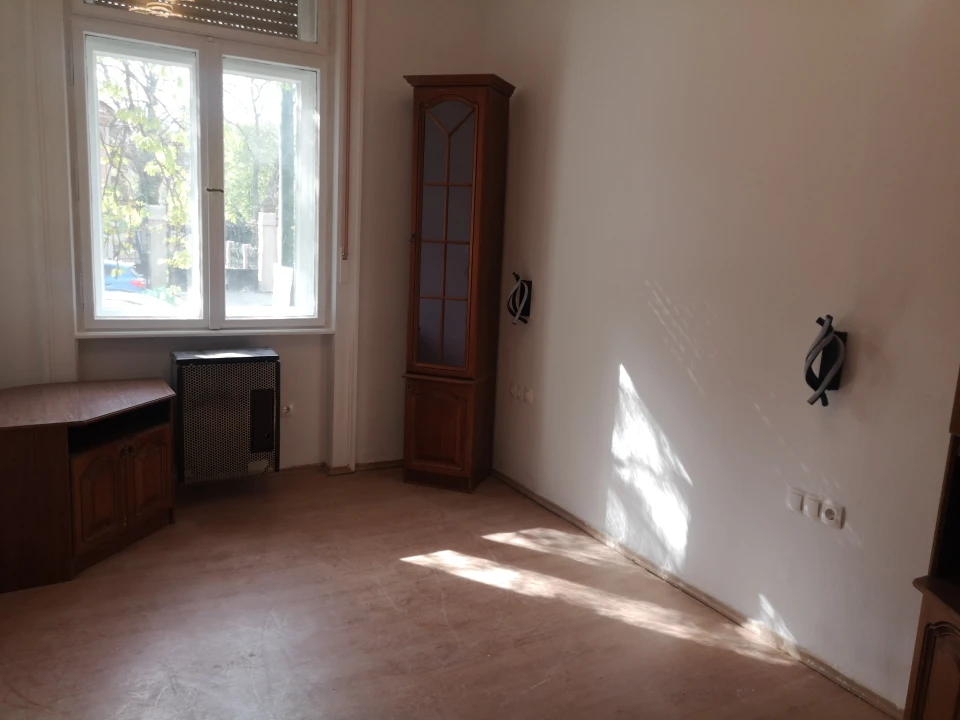 c3-2-name c2-19-name, Gyula, Béke sugárút