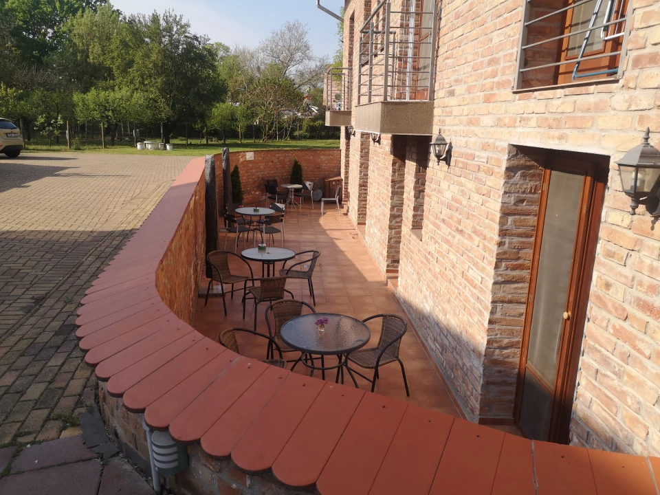 c3-1-name c2-21-name, Gyula, Vár utca