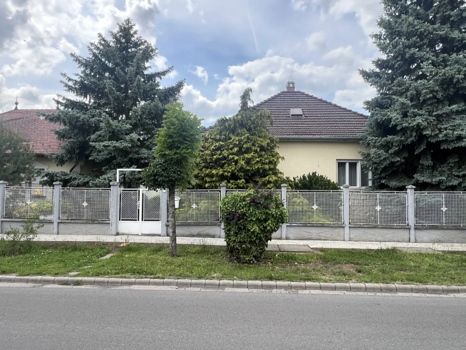 Eladó családi ház, Gyula