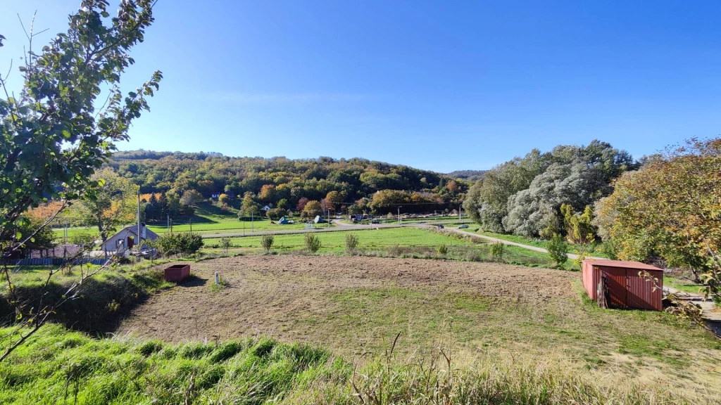 Szekszárdon a Csötönyi völgyben 4600m2-es telek eladó!