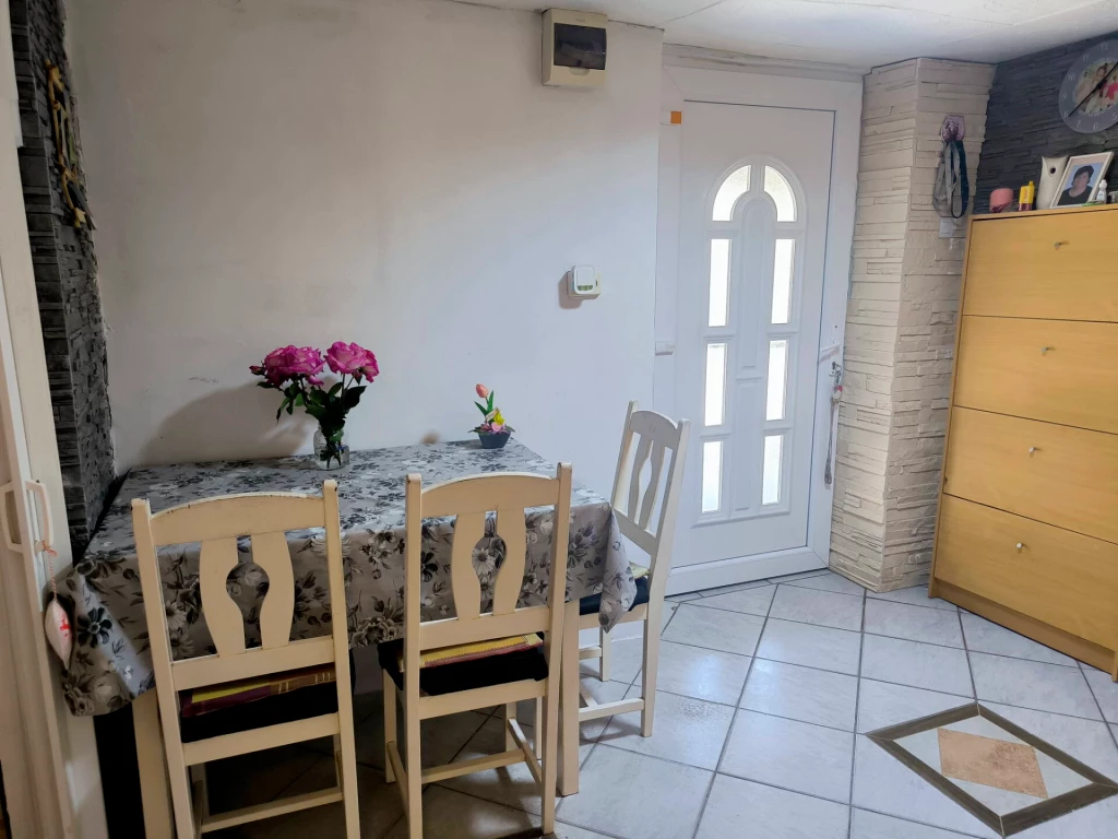 For sale house, Tengelic