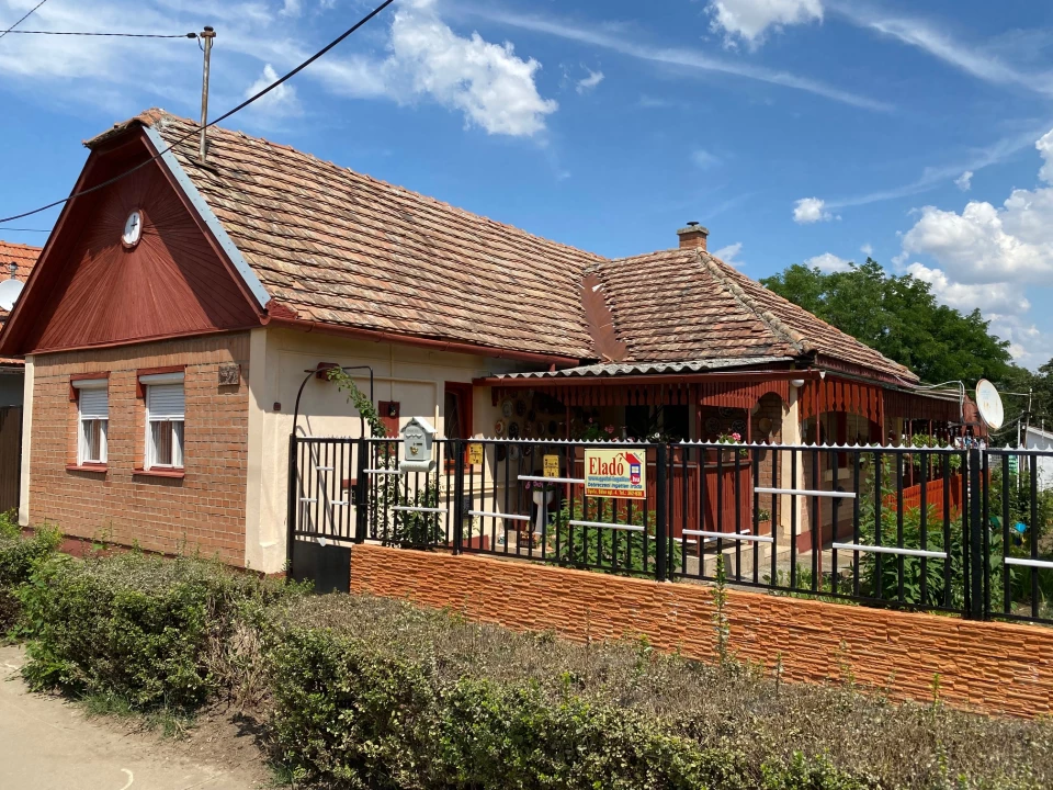 For sale house, Elek